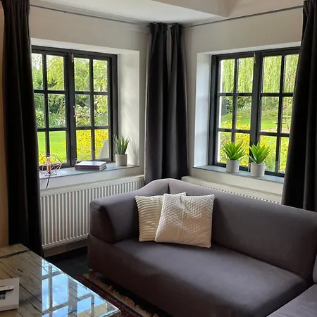 Apartment Weistraat, Heerlijke Vakantiewoning! Prachtig Gelegen In De Betuwe In Het Dorpje Tricht, Op Loopafstand De Linge *