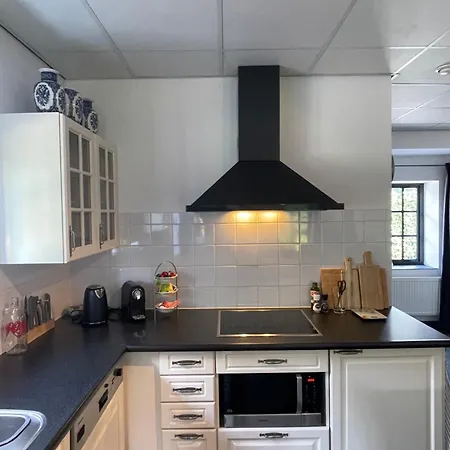Apartment Weistraat, Heerlijke Vakantiewoning! Prachtig Gelegen In De Betuwe In Het Dorpje Tricht, Op Loopafstand De Linge Tricht