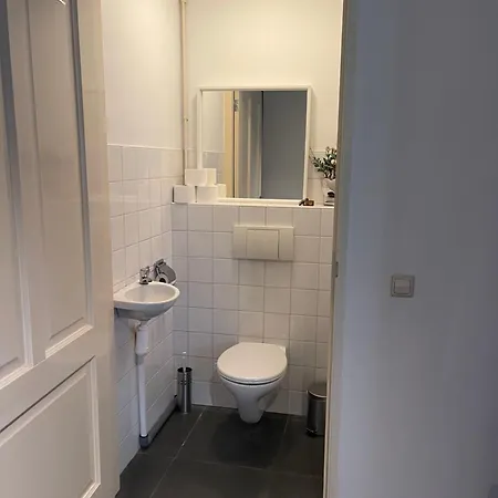 Apartment Weistraat, Heerlijke Vakantiewoning! Prachtig Gelegen In De Betuwe In Het Dorpje Tricht, Op Loopafstand De Linge